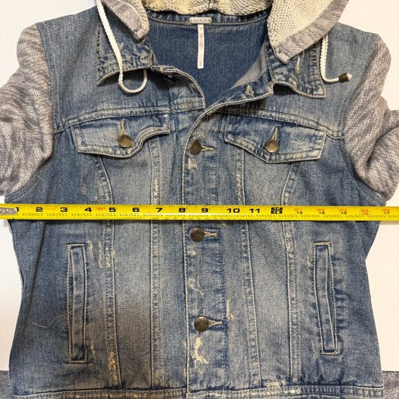 Free People Distressed Jean Jacket Women's Small - Picture 16 of 16